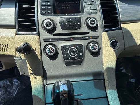 Used 2017 Ford Taurus SEL image 25
