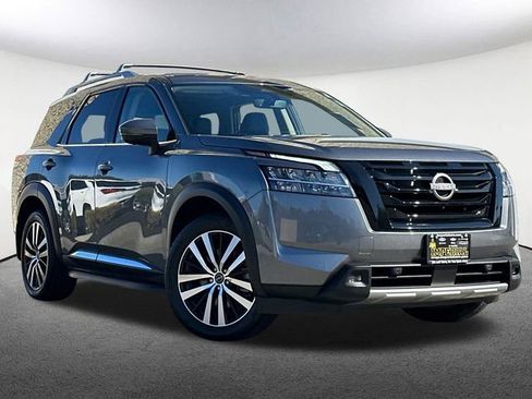 Used 2023 Nissan Pathfinder Platinum w/ Lighting Package (N93) image 2