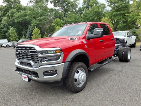 New 2026 RAM 5500 Tradesman w/ Chrome Appearance Group AWD/4WD image 3