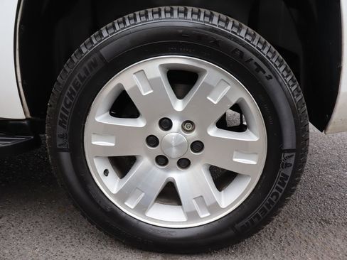 Used 2007 GMC Yukon SLT w/ SLT Preferred Equipment Group AWD/4WD image 43