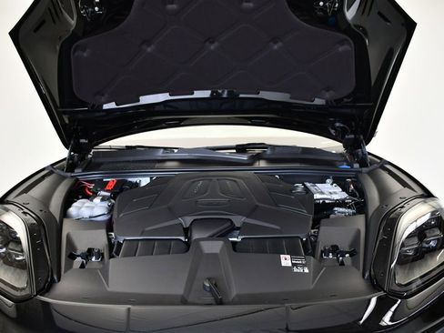 New 2026 Porsche Cayenne Coupe AWD/4WD image 13