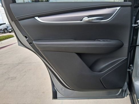New 2025 Cadillac XT6 Luxury image 20