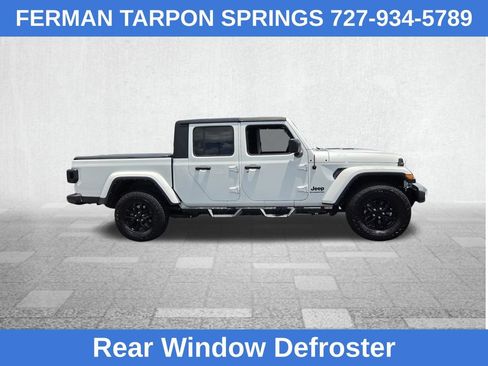 Used 2022 Jeep Gladiator Sport AWD/4WD image 13