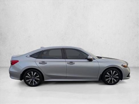 Used 2023 Honda Civic EX image 4