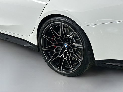 Used 2026 BMW M3 Competition image 9