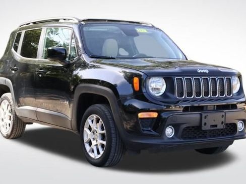 Used 2019 Jeep Renegade Latitude w/ Cold Weather Group image 1