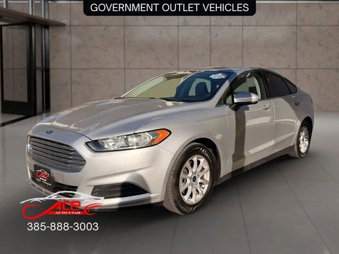 Used 2018 Ford Fusion S image 3