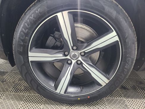Used 2019 Volvo XC90 T5 R-Design w/ Protection Package AWD/4WD image 18