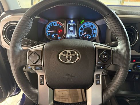 Used 2022 Toyota Tacoma SR5 image 17