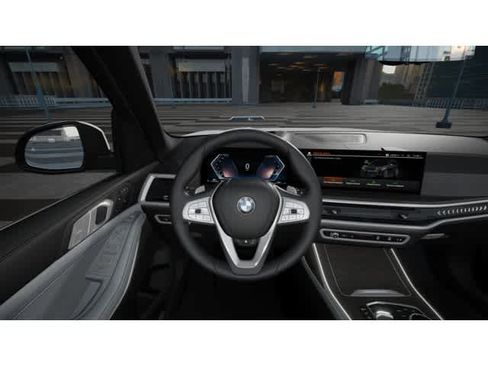 Used 2026 BMW X7 xDrive40i image 13