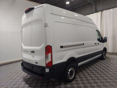 Used 2024 Ford Transit 250 148 High Roof RWD image 3