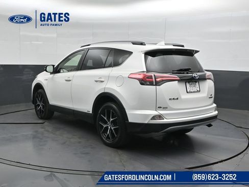 Used 2018 Toyota RAV4 SE AWD/4WD image 8