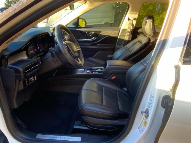 Used 2023 Lincoln Corsair Reserve w/ Equipment Group 201A FWD image 11