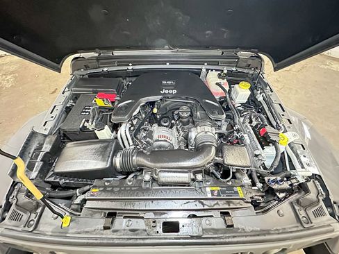 Certified 2021 Jeep Gladiator Overland w/ Cold Weather Group image 51