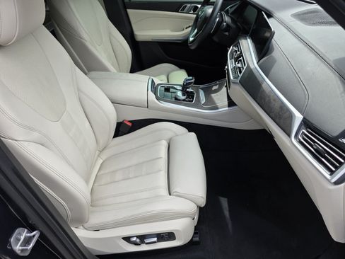 Used 2022 BMW X5 xDrive40i w/ Premium Package AWD/4WD image 3