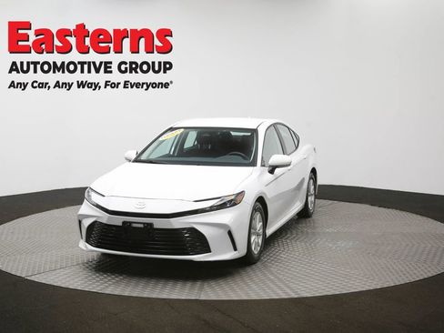 Used 2025 Toyota Camry LE FWD image 54
