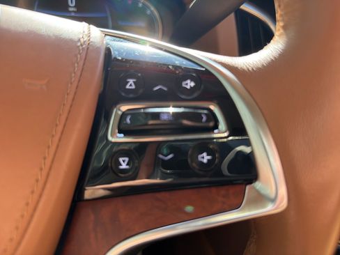 Used 2016 Cadillac Escalade Platinum AWD/4WD image 19