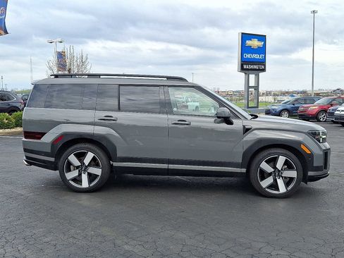 Used 2025 Hyundai Santa Fe Limited image 7