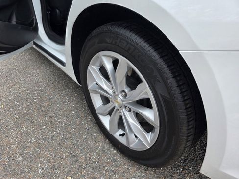 Used 2024 Chevrolet Malibu LT image 48