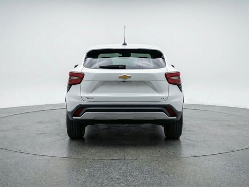 Used 2025 Chevrolet Trax LT w/ LT Convenience Package FWD image 7