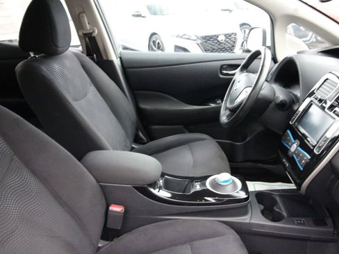 Used 2016 Nissan Leaf SV image 16
