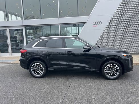 Used 2025 Audi Q5 Premium Plus w/ Premium Plus image 13