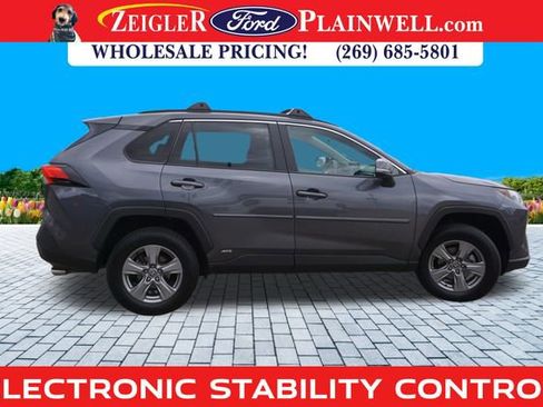 Used 2022 Toyota RAV4 XLE image 6