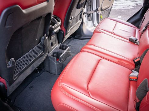 Used 2024 Jeep Wrangler Unlimited Rubicon 392 image 28