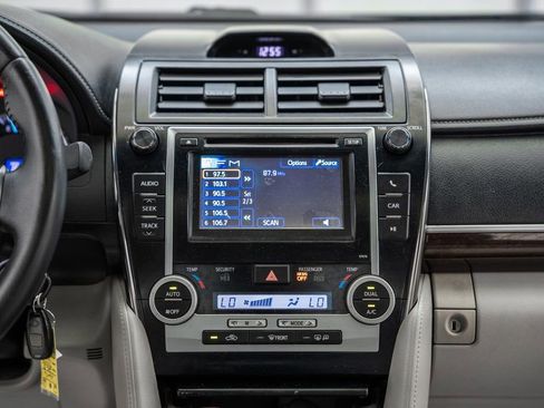 Used 2013 Toyota Camry XLE FWD image 20