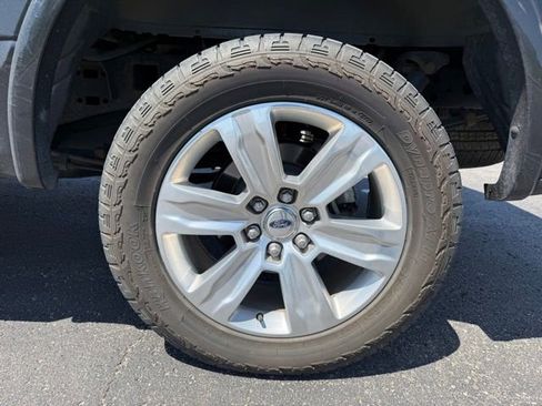 Used 2015 Ford F150 Platinum w/ Equipment Group 701A Luxury AWD/4WD image 10