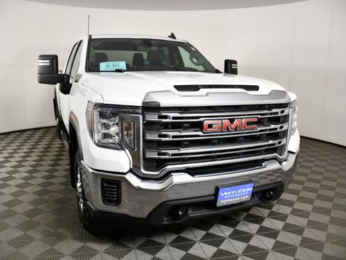 Used 2022 GMC Sierra 2500 SLE AWD/4WD image 3