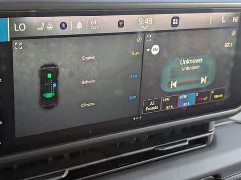 Used 2025 Jeep Wrangler Unlimited Sahara w/ Safety Group image 10