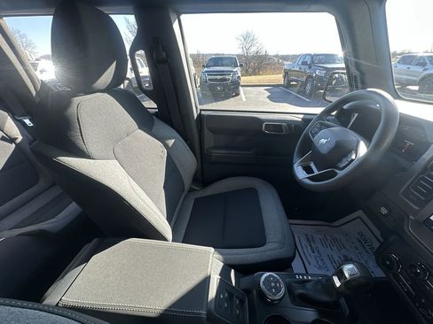 New 2025 Ford Bronco 4-Door AWD/4WD image 15