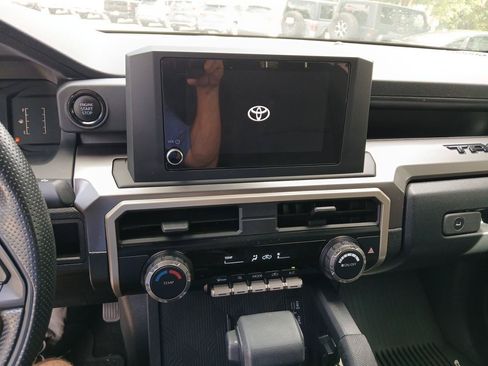 Used 2024 Toyota Tacoma SR5 AWD/4WD image 21
