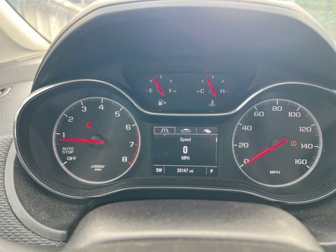 Used 2019 Chevrolet Cruze LT image 16