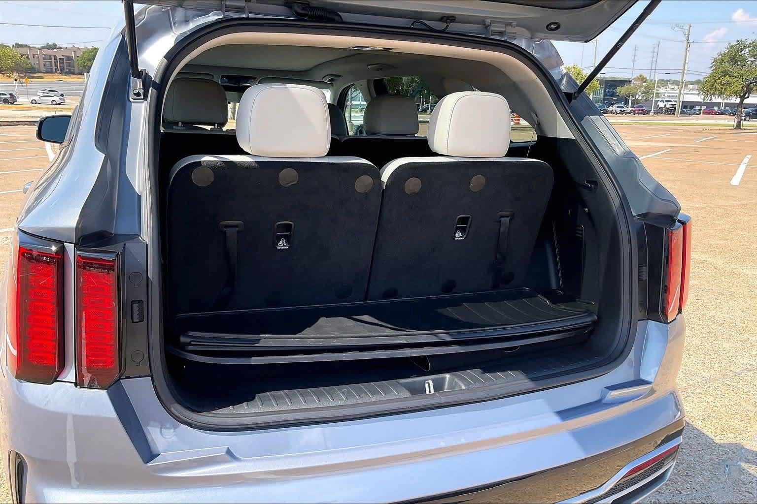 Certified 2022 Kia Sorento S w/ Panoramic Sunroof Package FWD image 16