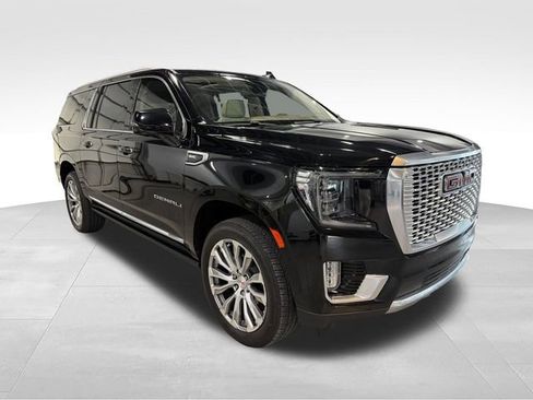 Used 2022 GMC Yukon XL Denali w/ Max Trailering Package AWD/4WD image 3