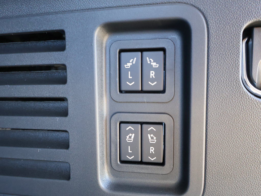 New 2027 Chevrolet Traverse RS AWD/4WD image 33