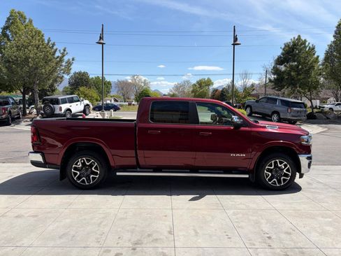 Used 2025 RAM 1500 Laramie AWD/4WD image 3