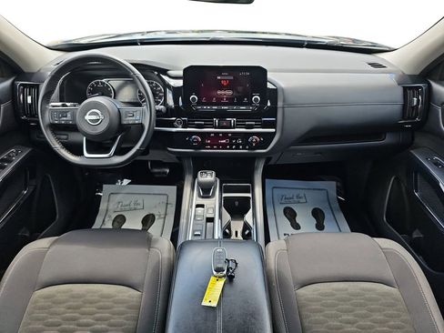 Used 2024 Nissan Pathfinder SV FWD image 13