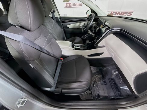 Certified 2024 Hyundai Tucson SE image 30
