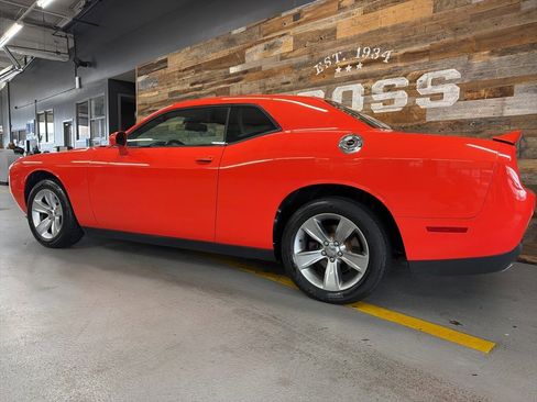 Used 2019 Dodge Challenger SXT image 19