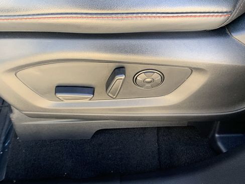 Used 2025 Ford Explorer ST-Line w/ Premium Package image 21