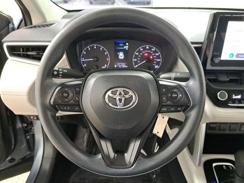 Used 2023 Toyota Corolla Cross L image 26