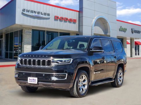 Used 2022 Jeep Wagoneer Series I w/ Premium Group I image 2