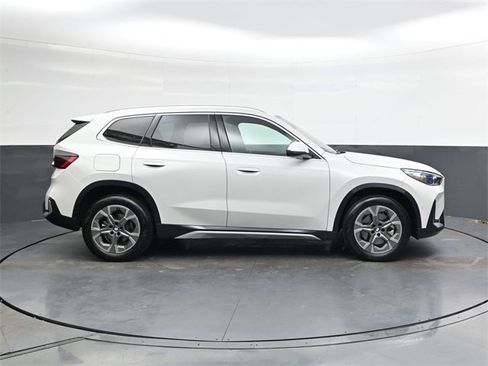 Used 2025 BMW X1 xDrive28i w/ Technology Package image 3