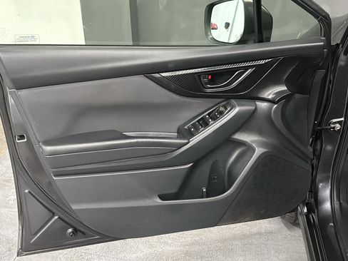 Used 2019 Subaru Crosstrek 2.0i Premium AWD/4WD image 9