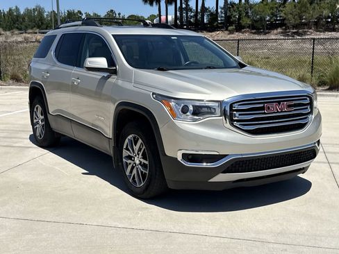Used 2017 GMC Acadia SLT FWD image 12