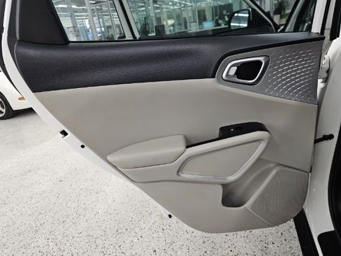 Used 2021 Kia Soul LX image 26