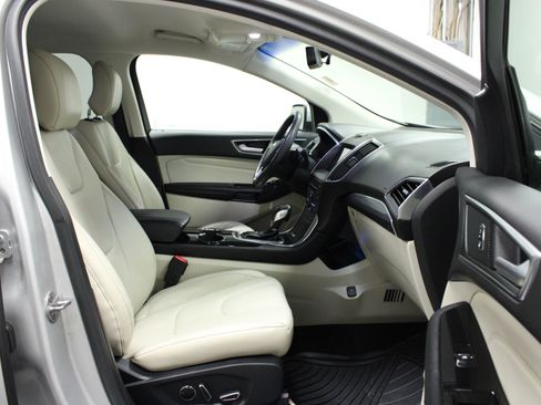 Used 2016 Ford Edge Titanium w/ Technology Package image 16
